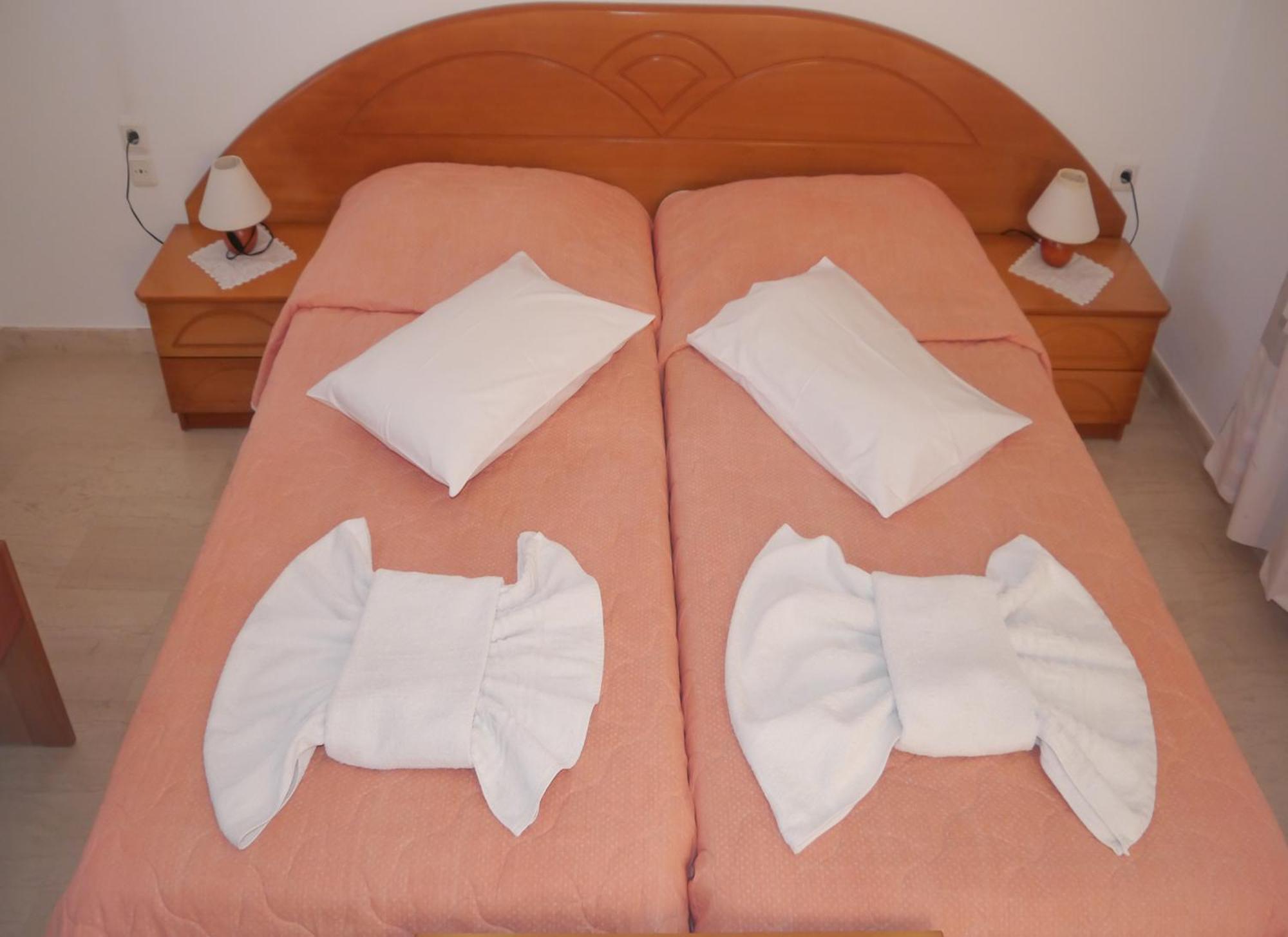 Aparthotel Tria Adelphia Arillas  Habitación foto