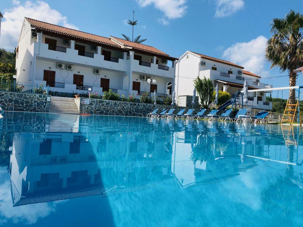 Aparthotel Tria Adelphia Arillas  Exterior foto