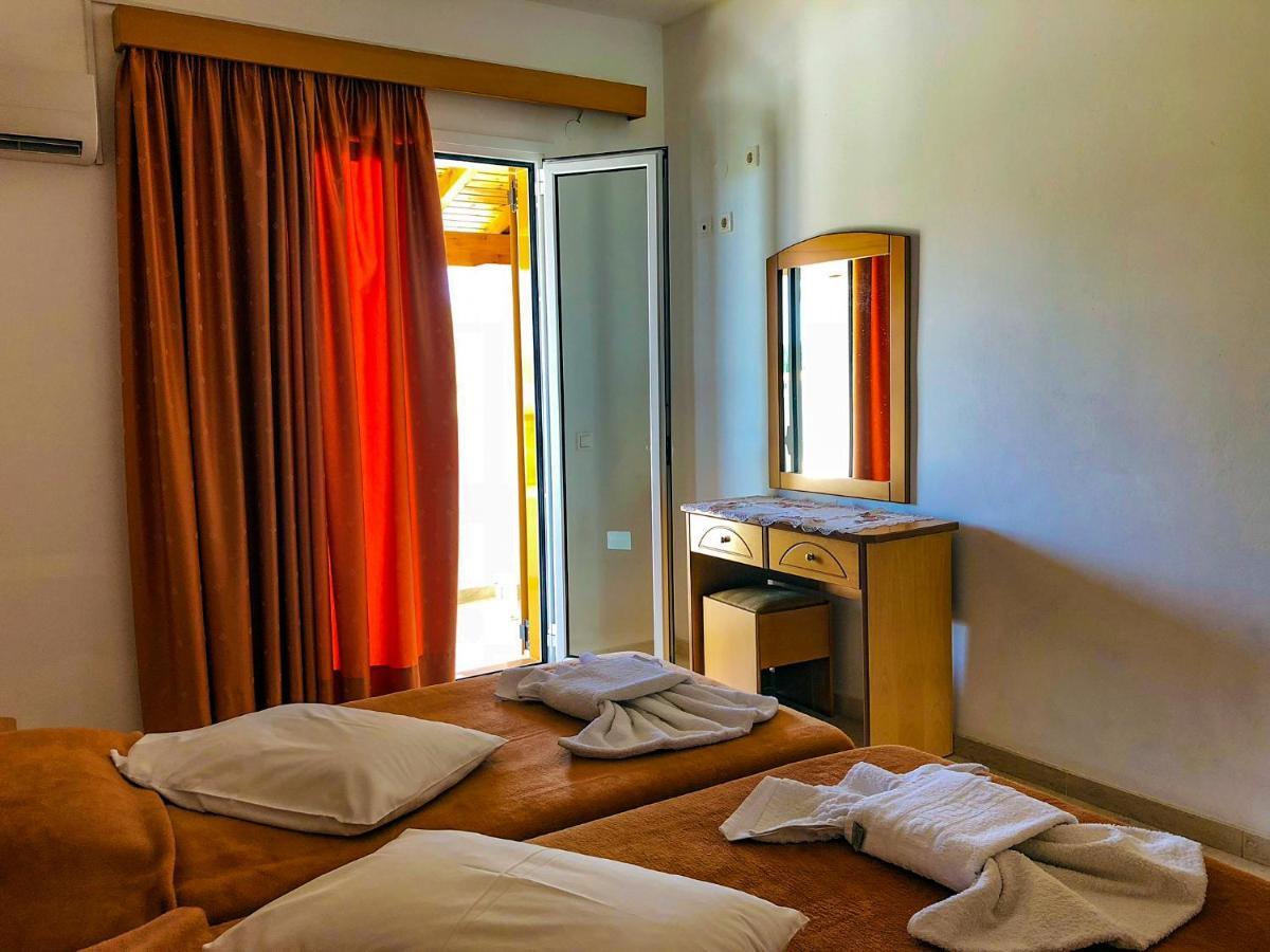 Aparthotel Tria Adelphia Arillas  Exterior foto